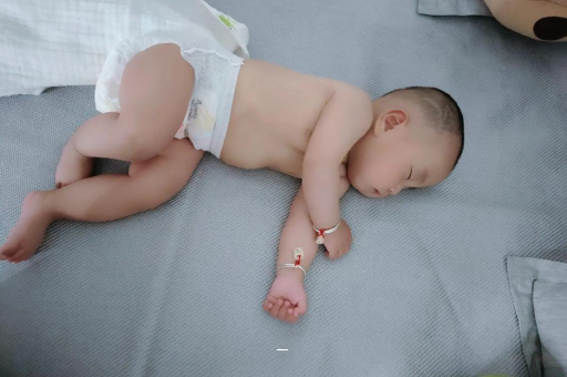 延边宝宝总是摇头怎么回事
